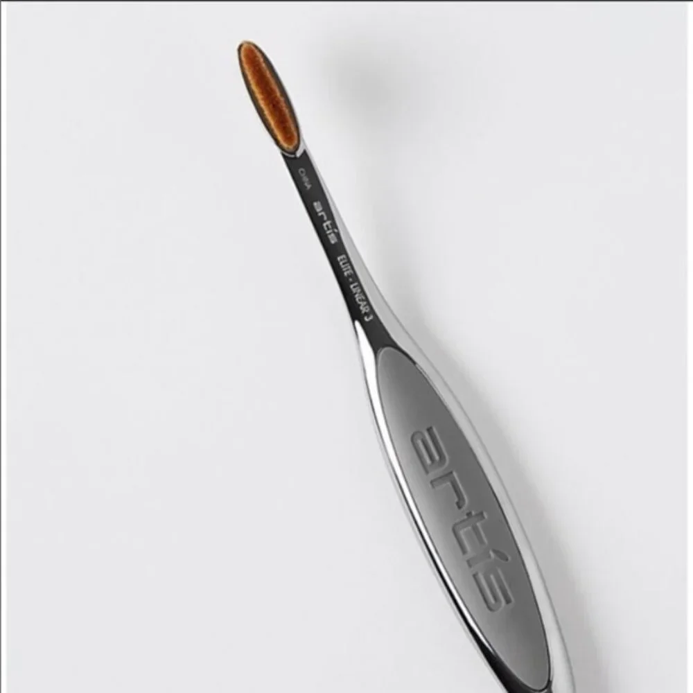 NIB Artis Elite LINEAR 3 Brush in smoke finish